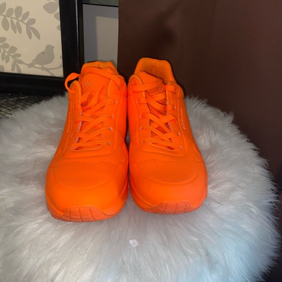 Skechers Uno Neon Orange Athletic Shoes - Picture 5 of 8
